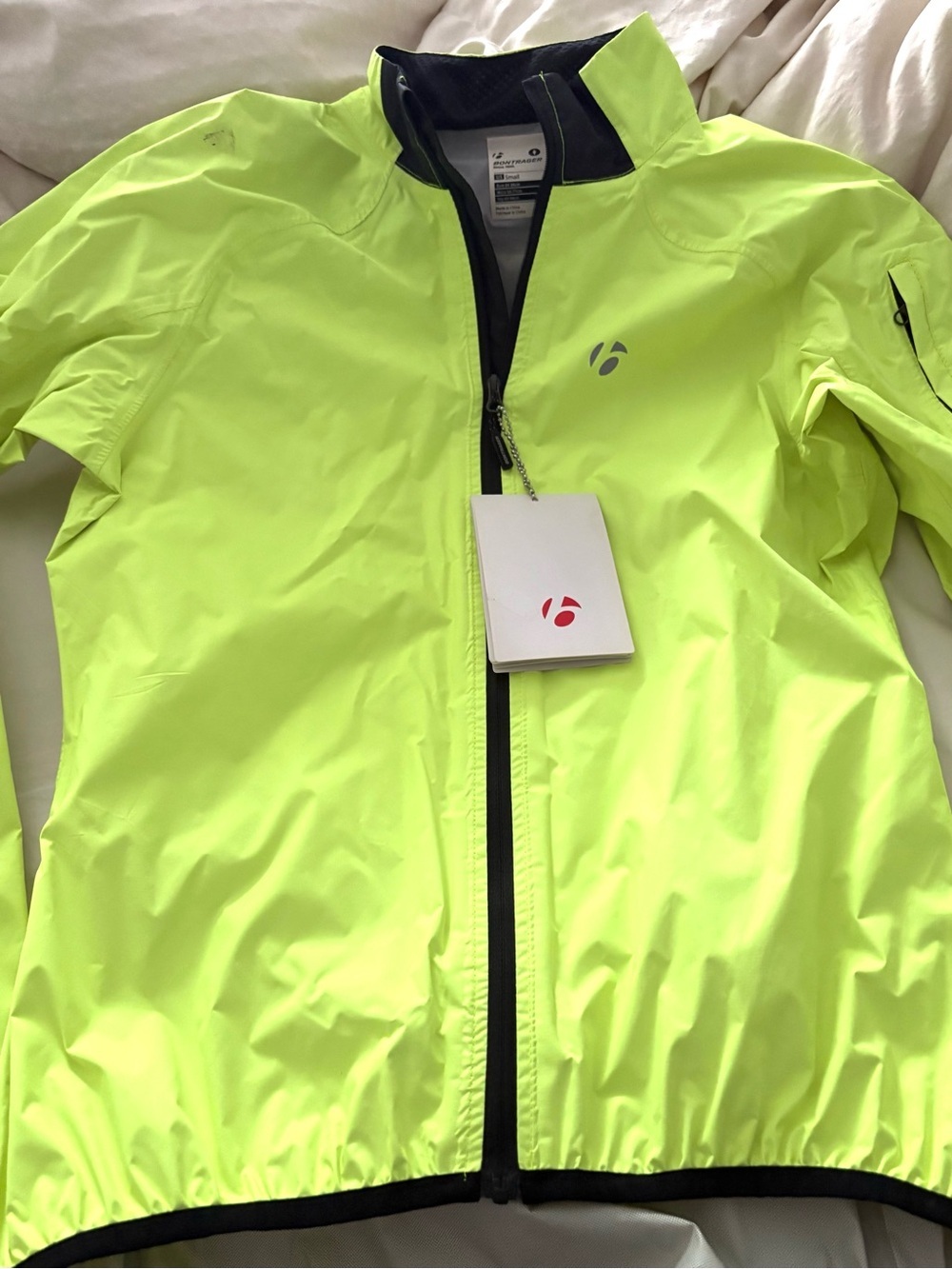 BONTRAGER Race
Windshell Packable Jacket 
Hi Visibility Yellow Zip Windbreaker